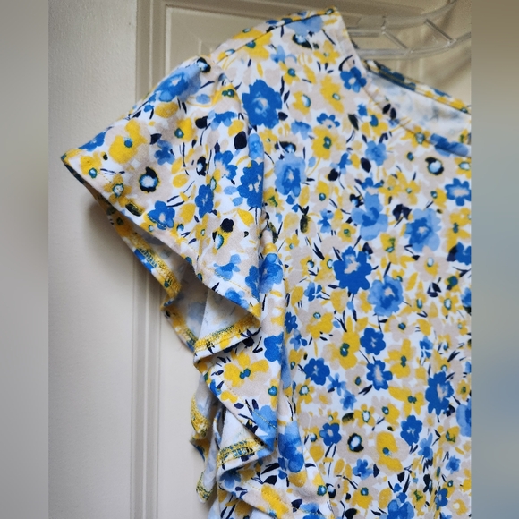 Ann Taylor Floral Print Peplum Hem Top, Size Small - Picture 5 of 8